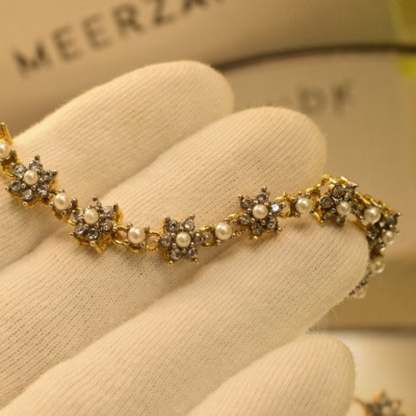 Stylish Design Real Stones Bracelet for Girls/Women